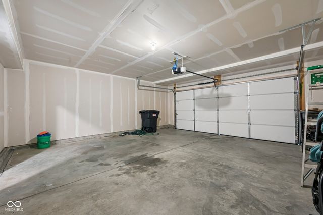 1612 N Regatta Drive, Greenfield, IN 46140