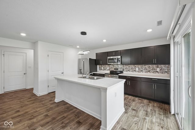 1612 N Regatta Drive, Greenfield, IN 46140