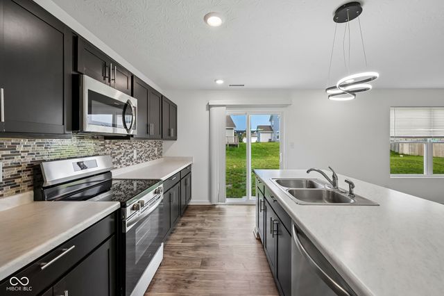 1612 N Regatta Drive, Greenfield, IN 46140
