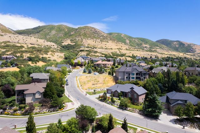 145 E FORD CANYON DR, Centerville, UT 84014