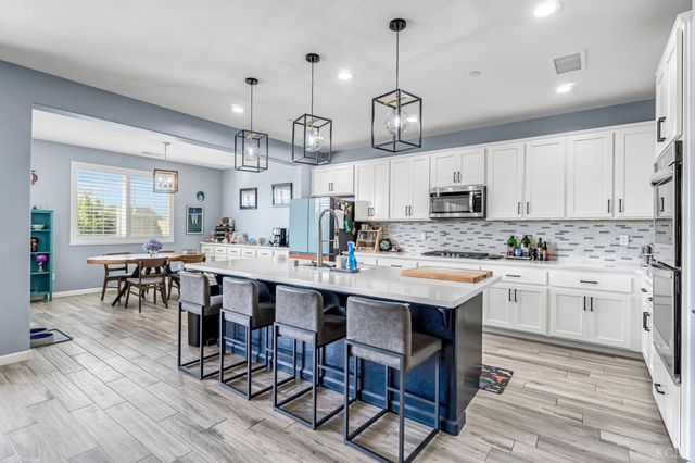 2263 Chianti Way, Hanford, CA 93230