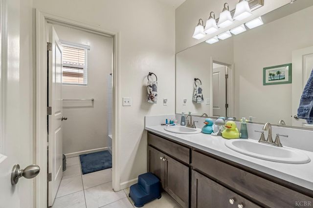 2263 Chianti Way, Hanford, CA 93230