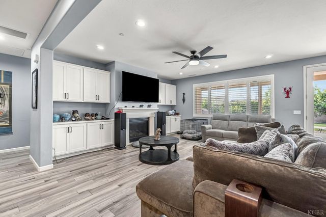 2263 Chianti Way, Hanford, CA 93230