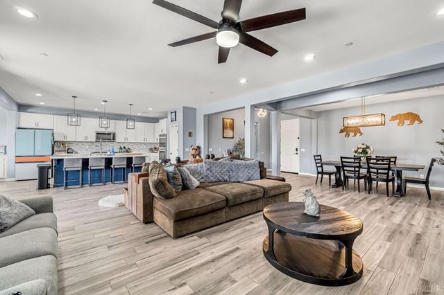 2263 Chianti Way, Hanford, CA 93230