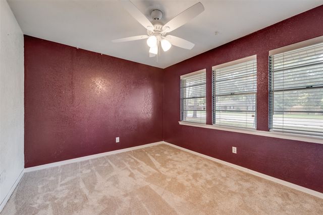 909 Egyptian Way, Grand Prairie, TX 75050