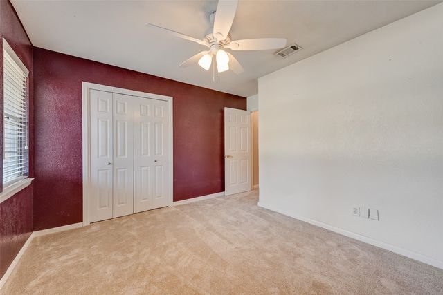 909 Egyptian Way, Grand Prairie, TX 75050