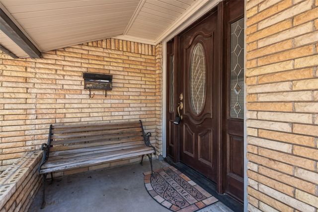 909 Egyptian Way, Grand Prairie, TX 75050