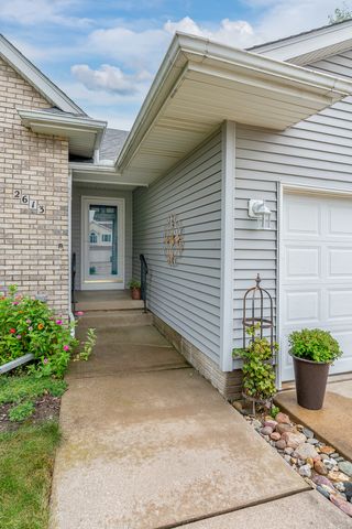 2613 Crystal Creek Court, Davenport, IA 52804