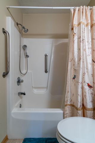 2613 Crystal Creek Court, Davenport, IA 52804