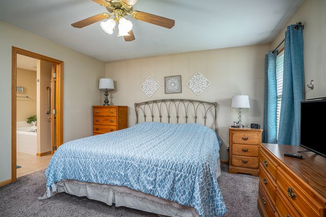 2613 Crystal Creek Court, Davenport, IA 52804