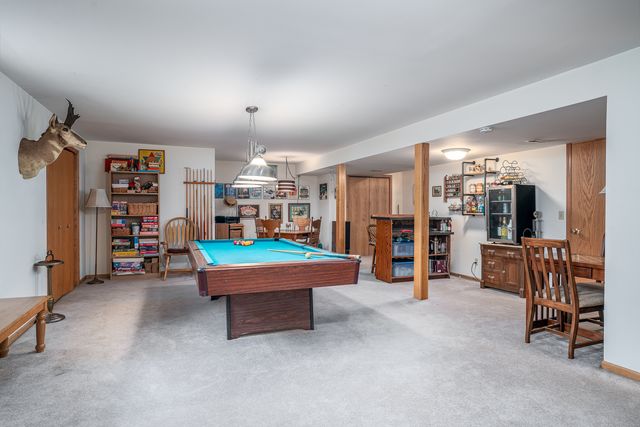 2613 Crystal Creek Court, Davenport, IA 52804