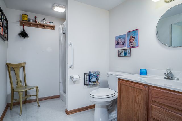 2613 Crystal Creek Court, Davenport, IA 52804