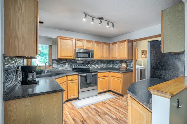 2613 Crystal Creek Court, Davenport, IA 52804