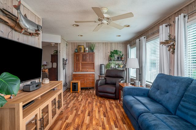 2613 Crystal Creek Court, Davenport, IA 52804