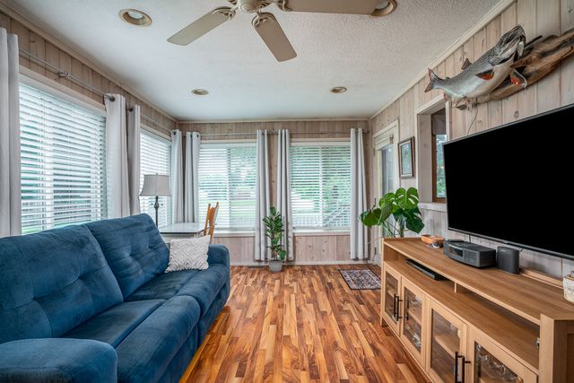2613 Crystal Creek Court, Davenport, IA 52804