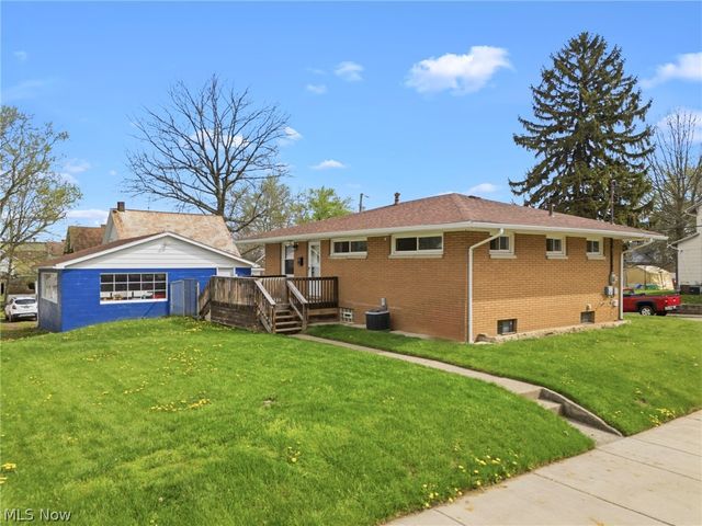 1157 Woodland Avenue, Alliance, OH 44601