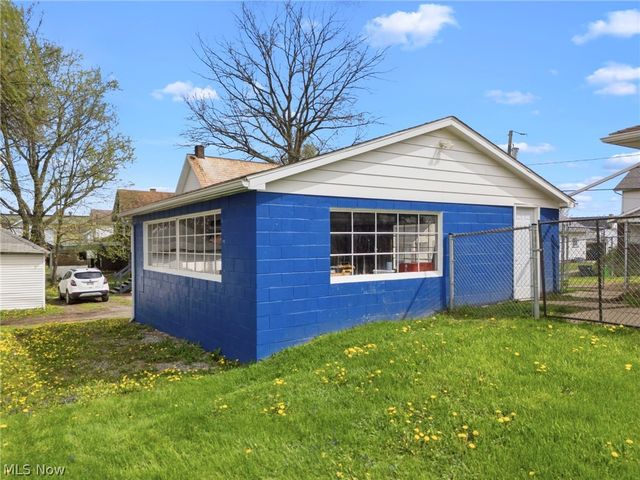 1157 Woodland Avenue, Alliance, OH 44601