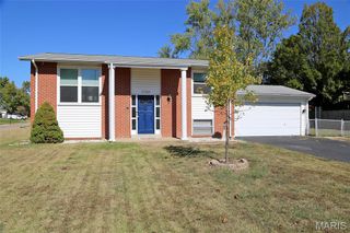 11947 Glenmar Drive, Maryland Heights, MO 63043