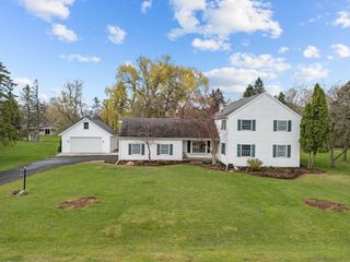38 MEADOWBROOK COURT, Appleton, WI 54914