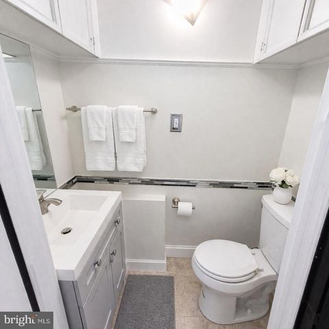 1122 COLUMBIA RD NW, Washington, DC 20009