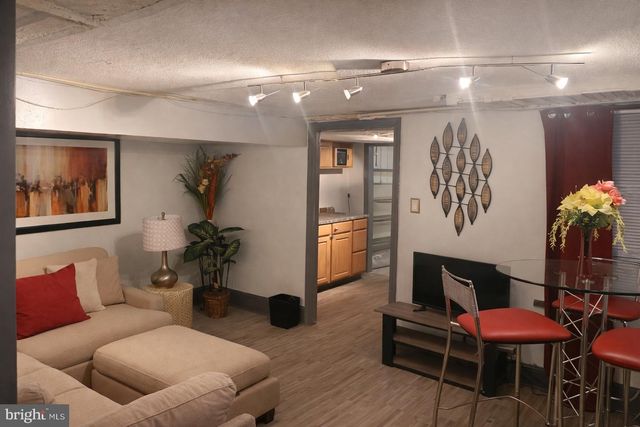 1122 COLUMBIA RD NW, Washington, DC 20009