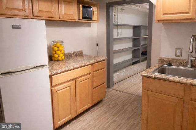 1122 COLUMBIA RD NW, Washington, DC 20009