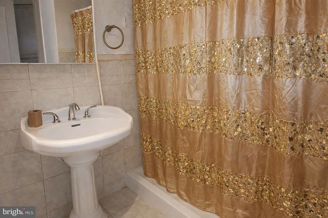 1122 COLUMBIA RD NW, Washington, DC 20009