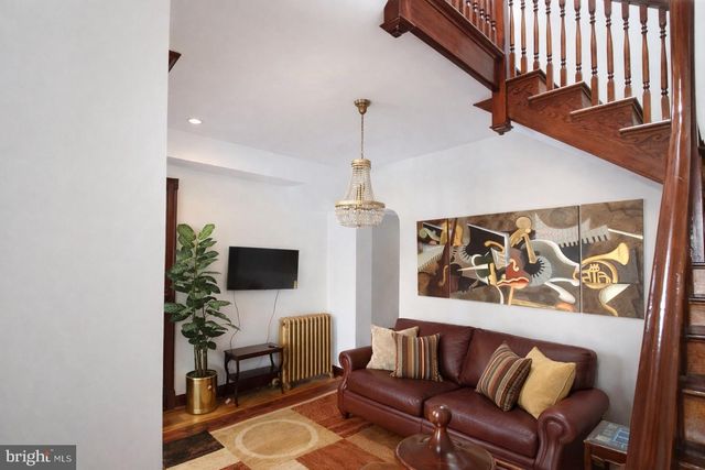 1122 COLUMBIA RD NW, Washington, DC 20009