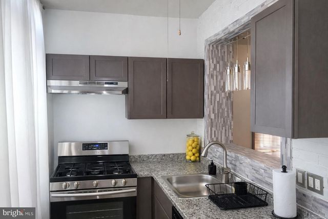 1122 COLUMBIA RD NW, Washington, DC 20009