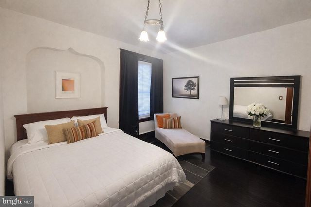 1122 COLUMBIA RD NW, Washington, DC 20009