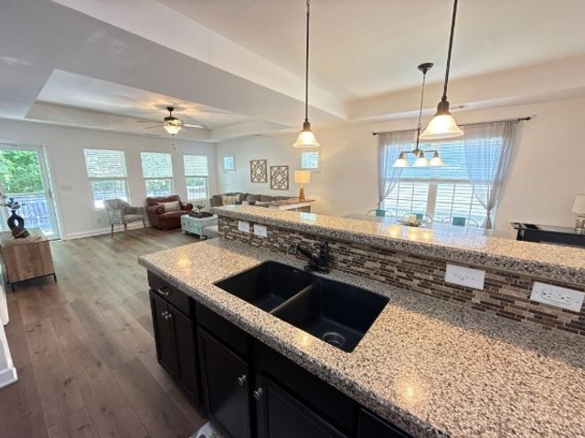 2422 Duxbury Dr, Columbia, TN 38401