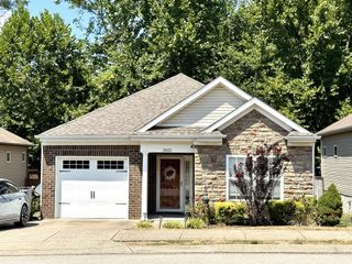 2422 Duxbury Dr, Columbia, TN 38401