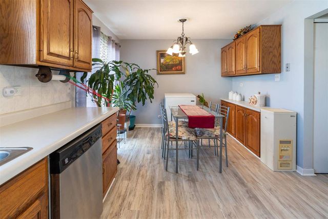 1066 Mohegan Lane, Schaumburg, IL 60193