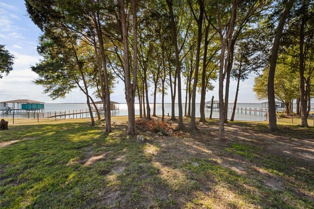 1130 The Shores Drive, Corsicana, TX 75109