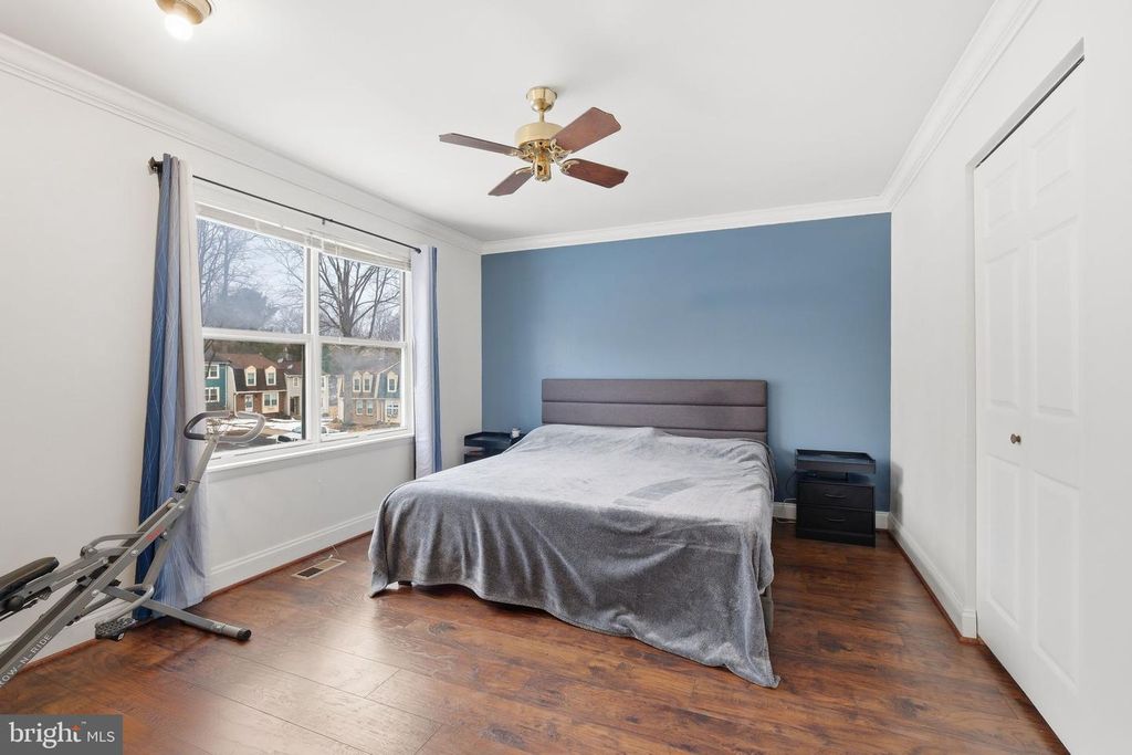 Image 10 of property listing at 11705 SUMMER OAK DR, Germantown, MD 20874