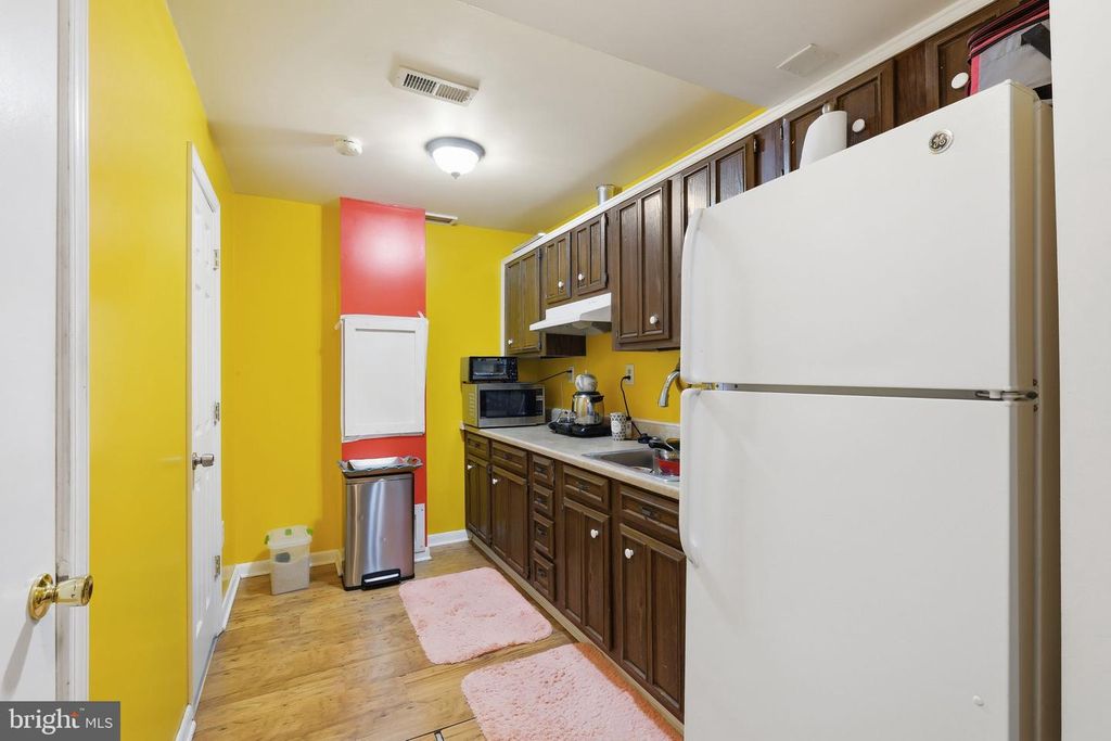 Image 18 of property listing at 11705 SUMMER OAK DR, Germantown, MD 20874