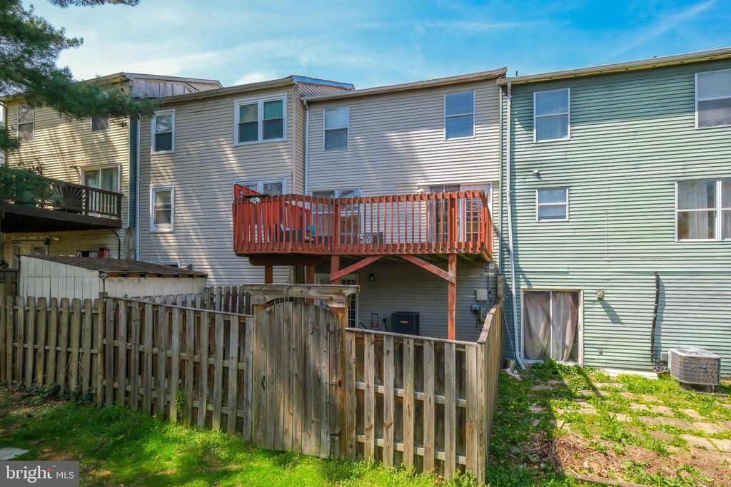 Image 20 of property listing at 11705 SUMMER OAK DR, Germantown, MD 20874