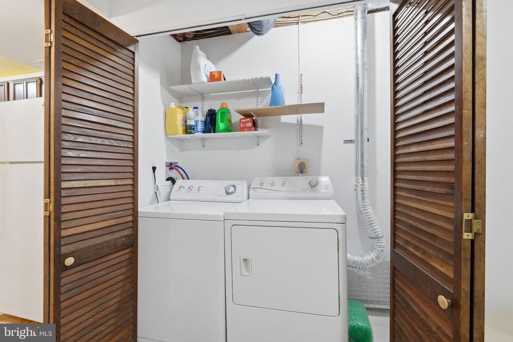 Image 21 of property listing at 11705 SUMMER OAK DR, Germantown, MD 20874