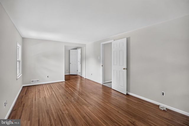 549 COVERED BRIDGE RD, Cherry Hill, NJ 08034