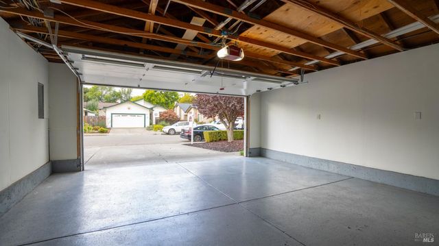 6454 Amberwood St, Rohnert Park, CA 94928