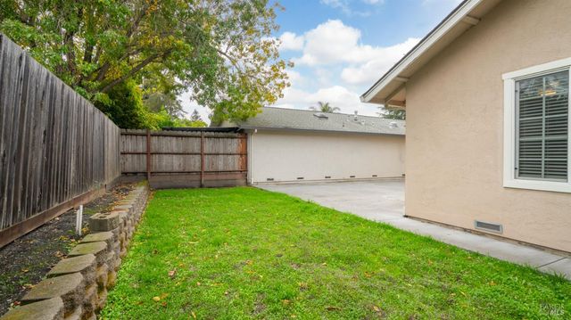 6454 Amberwood St, Rohnert Park, CA 94928