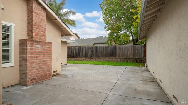 6454 Amberwood St, Rohnert Park, CA 94928