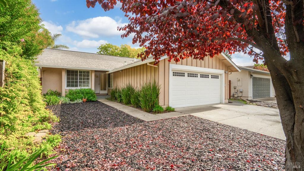 6454 Amberwood St, Rohnert Park, CA 94928