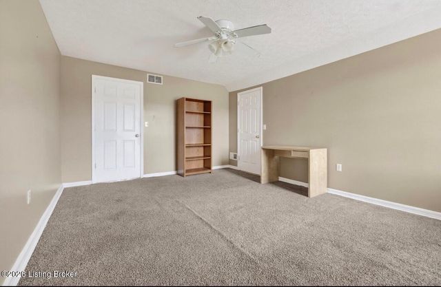 354 Bentwood Dr, Shepherdsville, KY 40165