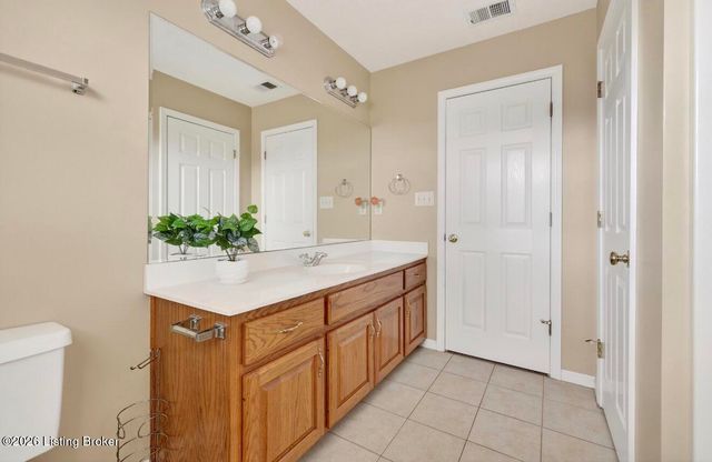 354 Bentwood Dr, Shepherdsville, KY 40165