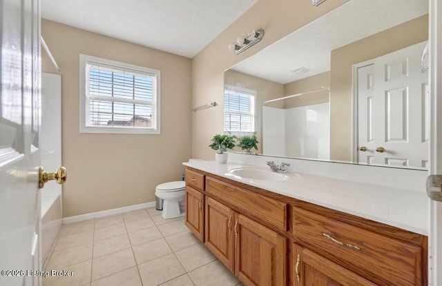 354 Bentwood Dr, Shepherdsville, KY 40165