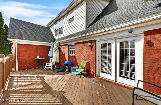 354 Bentwood Dr, Shepherdsville, KY 40165