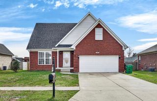 354 Bentwood Dr, Shepherdsville, KY 40165