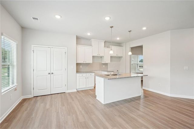 3041 Viewpark Circle, Conyers, GA 30013