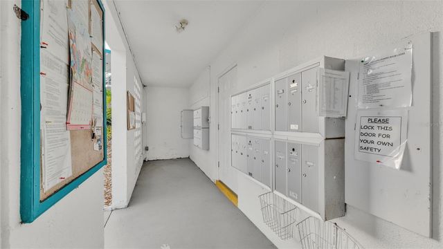 1600 W LAKE PARKER DRIVE B9, Lakeland, FL 33805